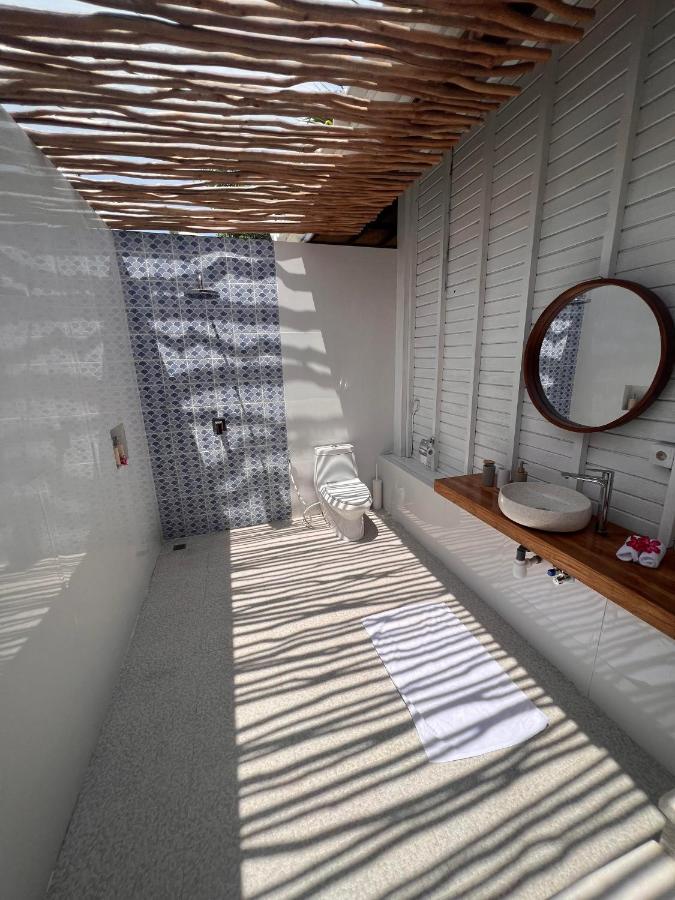 Mista Ceningan'S Beach Bungalows Previously The Kubu 221 Nusa Lembongan  Exterior photo