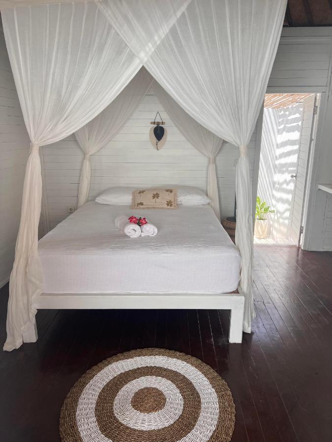 Mista Ceningan'S Beach Bungalows Previously The Kubu 221 Nusa Lembongan  Exterior photo
