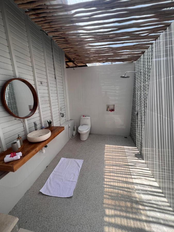 Mista Ceningan'S Beach Bungalows Previously The Kubu 221 Nusa Lembongan  Exterior photo
